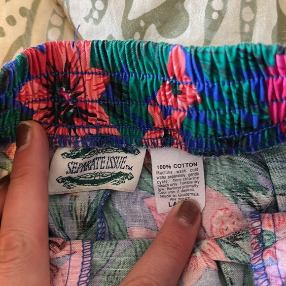 Vintage Shorts - Picture 2 of 2